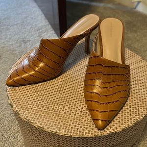 Snakeskin embossed leather mules